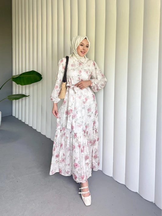 Robe doublée boutonnée à moitié, avec ceinture à la taille - couleur crème
