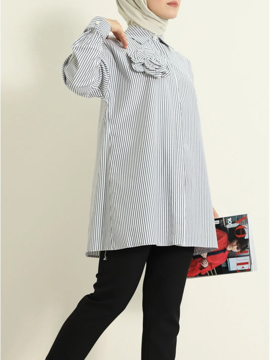 Chemise Rayée avec Broche et Boutons en Perle - Noire