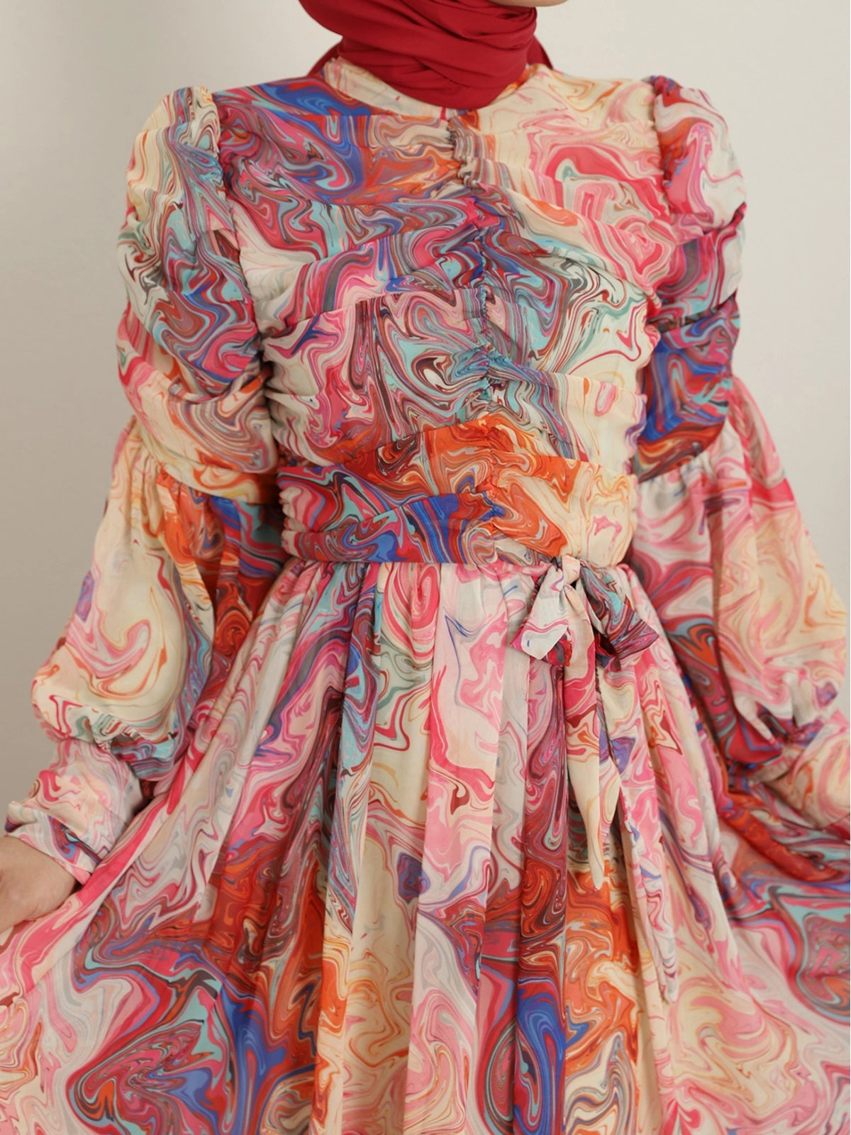 Robe Chic Rose à Manches Bouffantes & Taille Froncée