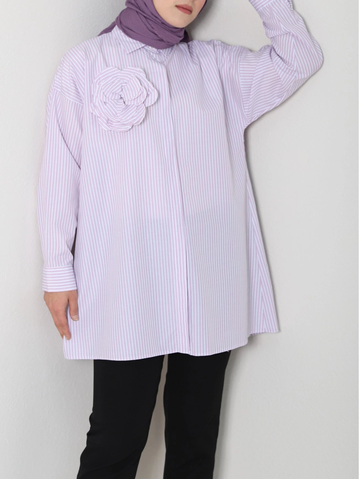 Chemise Rayée avec Broche et Boutons en Perle - rose