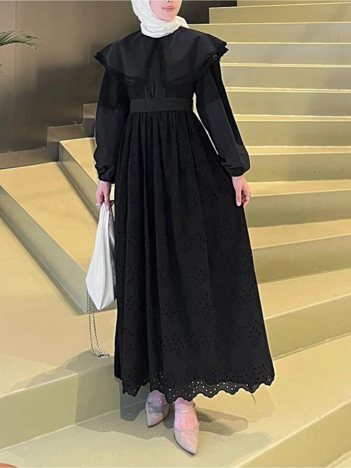 robe capeline en dentelle- Noir